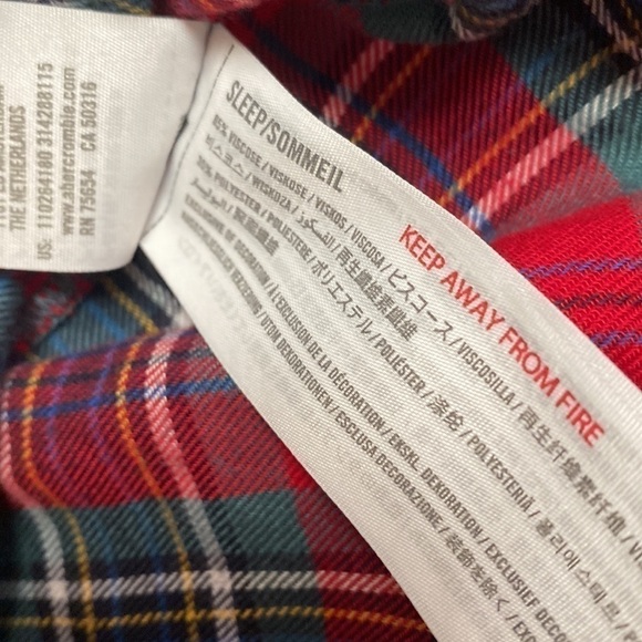 Abercrombie & Fitch Plaid Christmas Sleepware Top Size Small - Picture 4 of 5